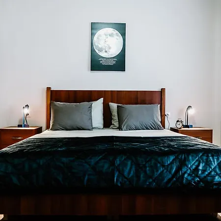 Grove: Blooms And Beds *