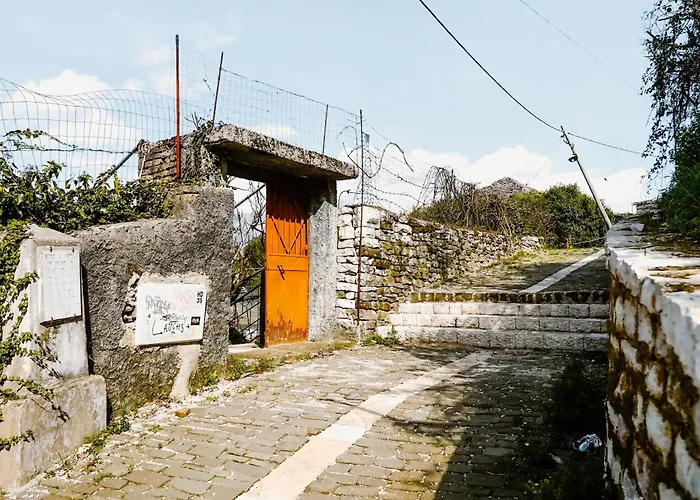 Проживание в семье Grove: Blooms And Beds *