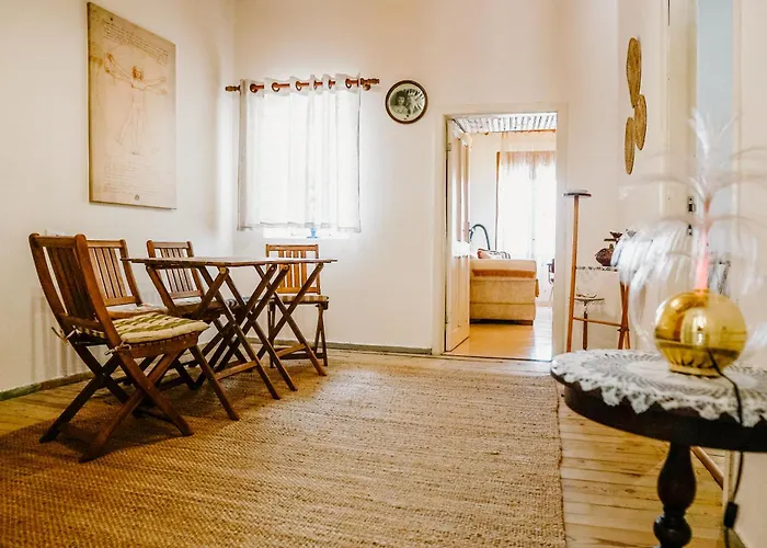 Grove: Blooms And Beds *