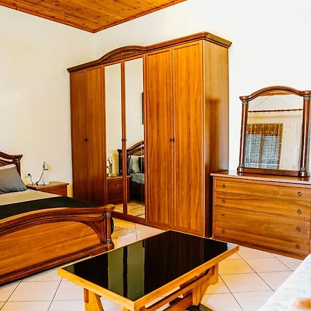 Grove: Blooms And Beds Quarto em Acomodações Particulares *