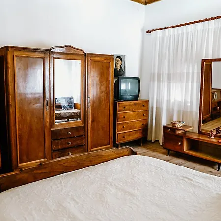 Grove: Blooms And Beds Quarto em Acomodações Particulares Gjirokastër