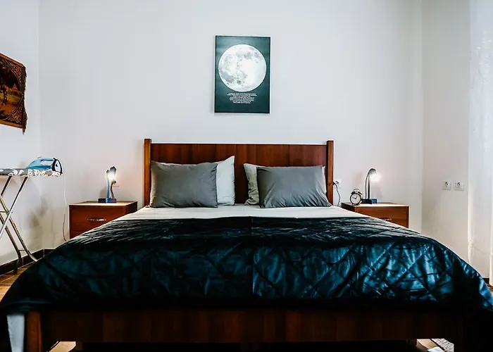 Grove: Blooms And Beds *